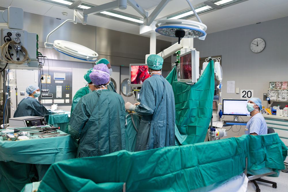 OP-Team bei einer Nierentransplantation (Florian Lechner)